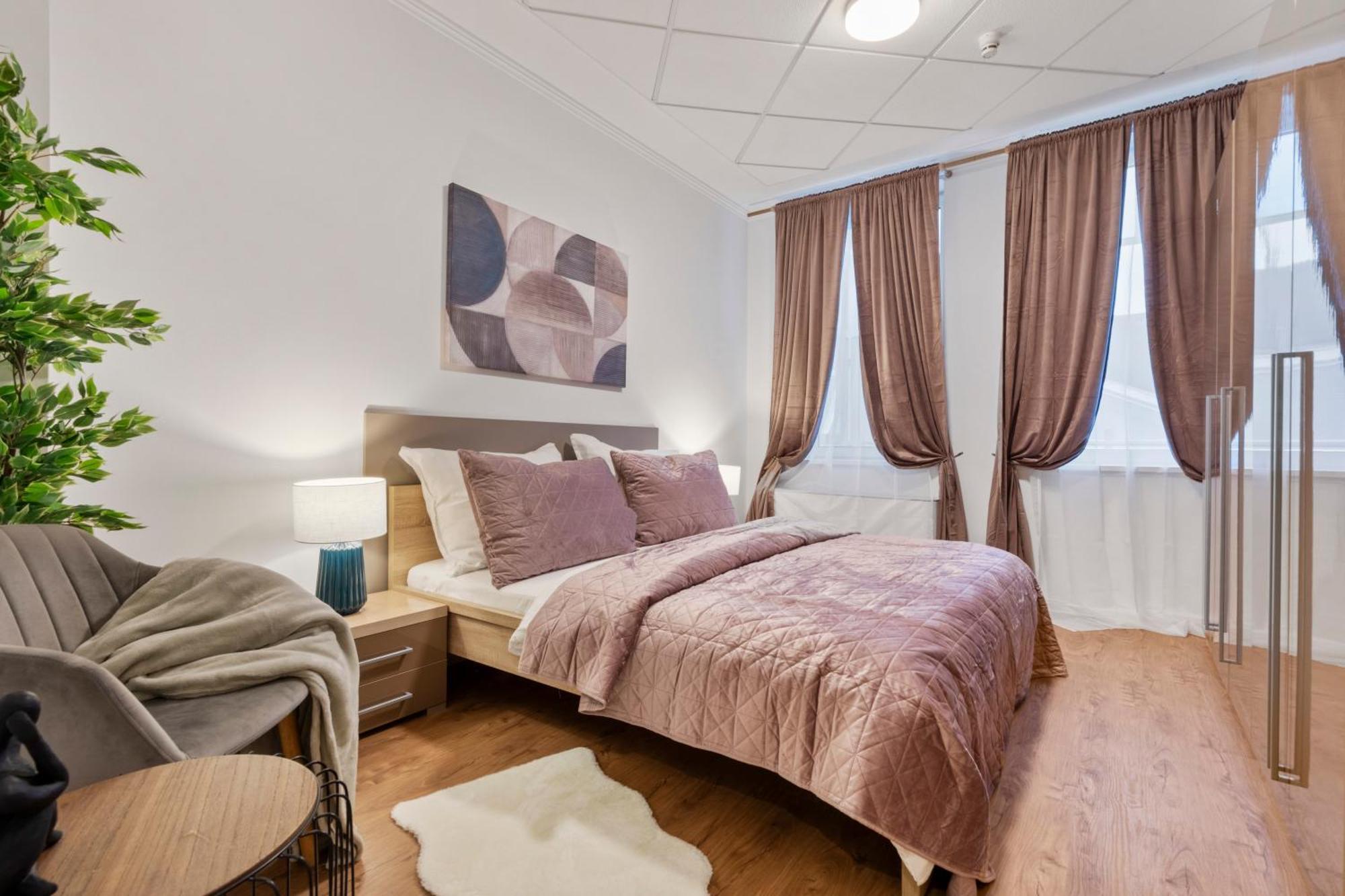 شقة Luxe Living At Old Town Center براتسيلافا المظهر الخارجي الصورة
