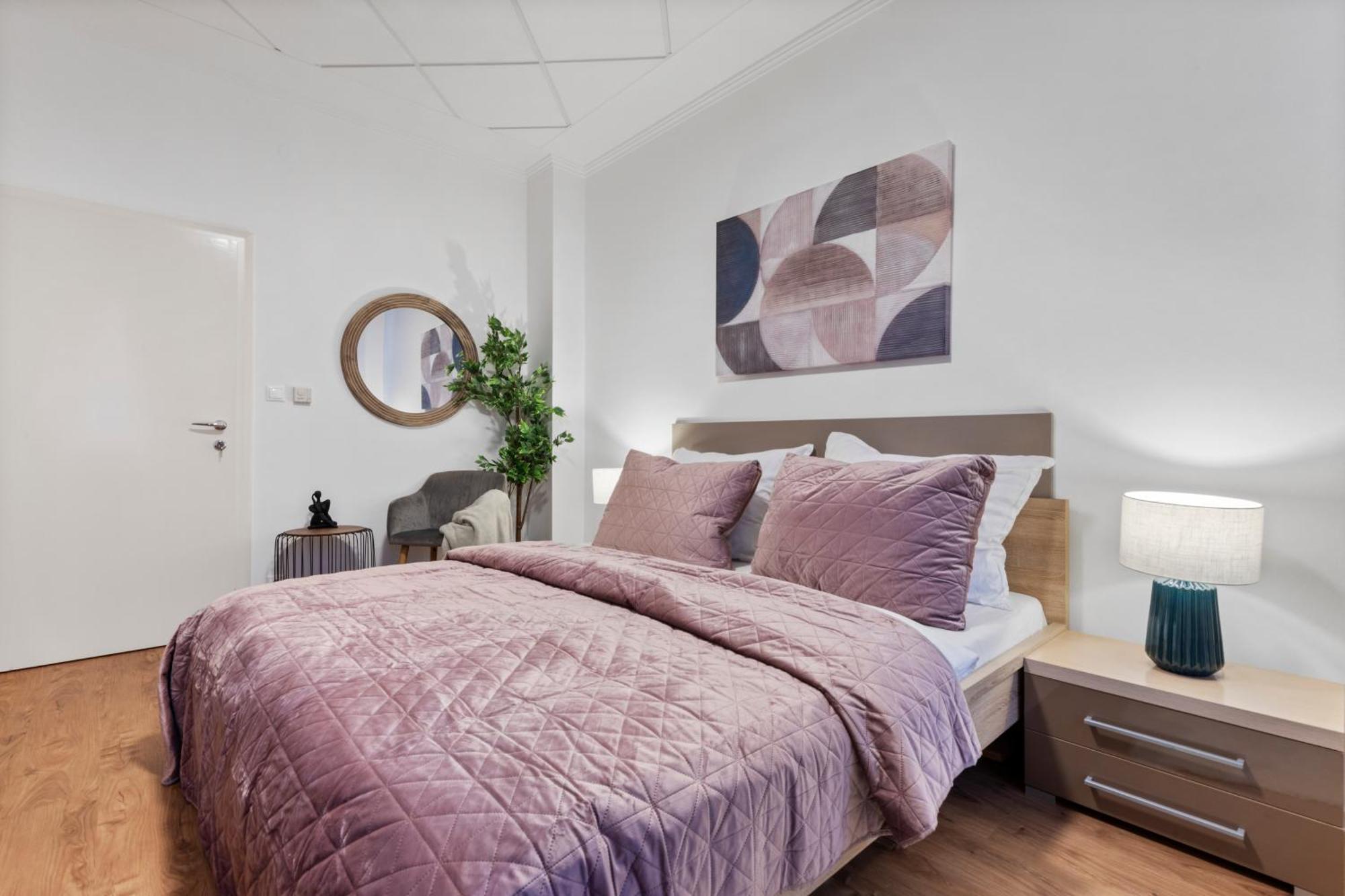 شقة Luxe Living At Old Town Center براتسيلافا المظهر الخارجي الصورة