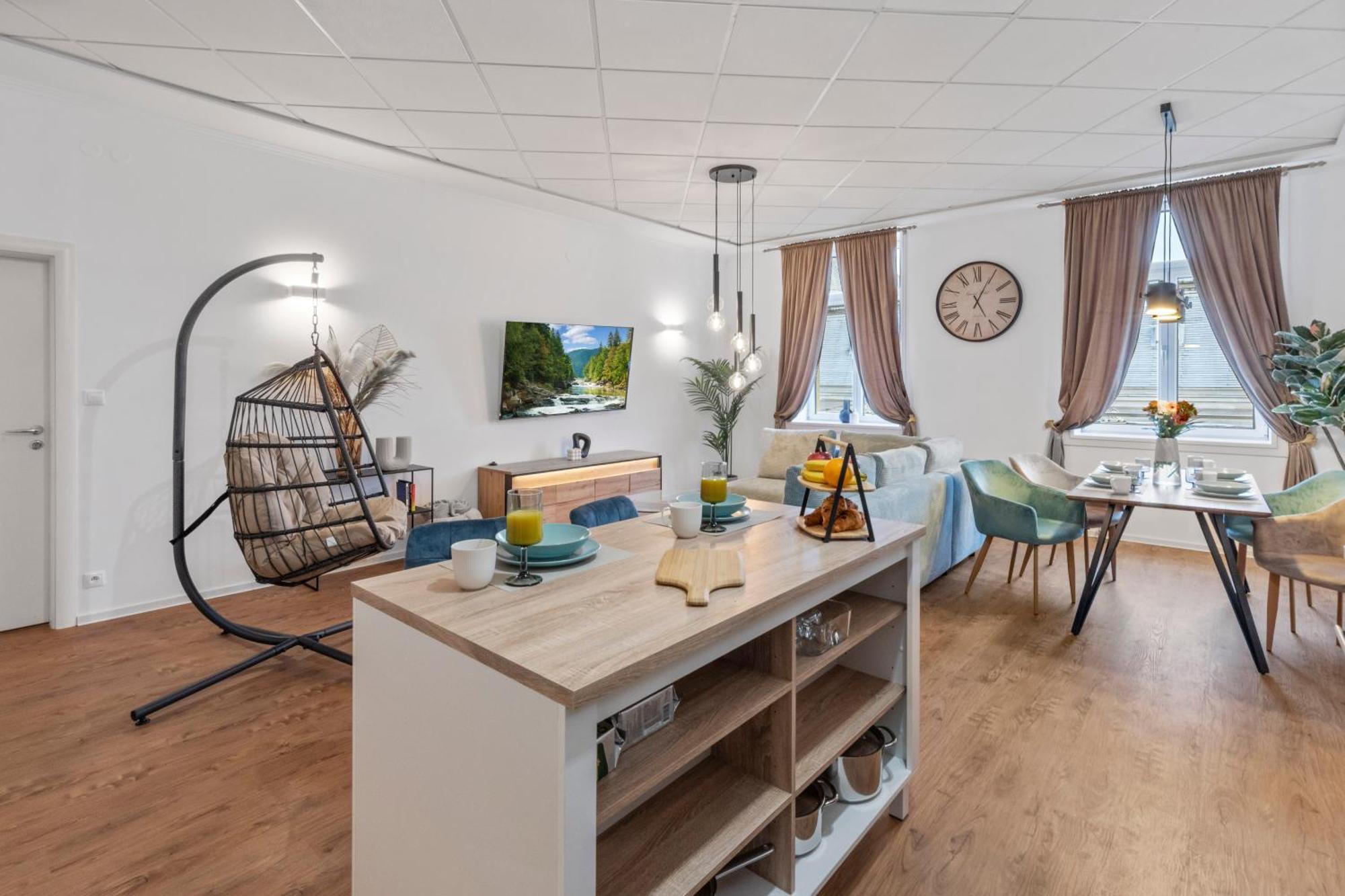 شقة Luxe Living At Old Town Center براتسيلافا المظهر الخارجي الصورة