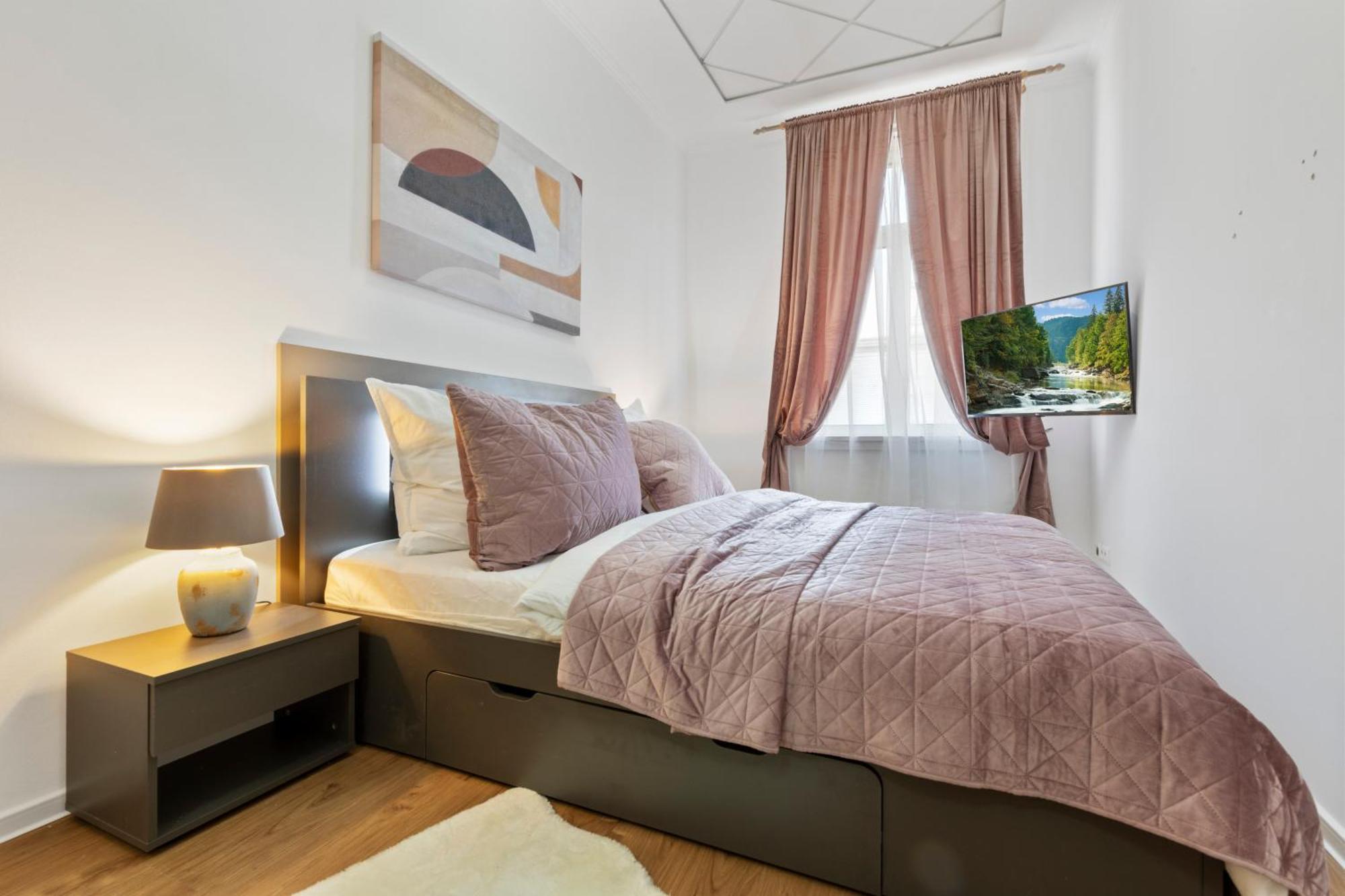 شقة Luxe Living At Old Town Center براتسيلافا المظهر الخارجي الصورة